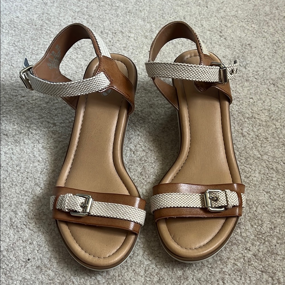 Dr. Scholl's Tan and Cream Buckle Sandals